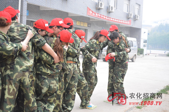 ͨ�^(gu��)�M�Ɂ��R�d�Ҷ��������˴�֮�gҪ�໥�f(xi��)�����໥������Ҫ���ø����ͷ�I(xi��n)��