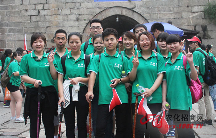 火爆游泰山——山登絕頂我為峰