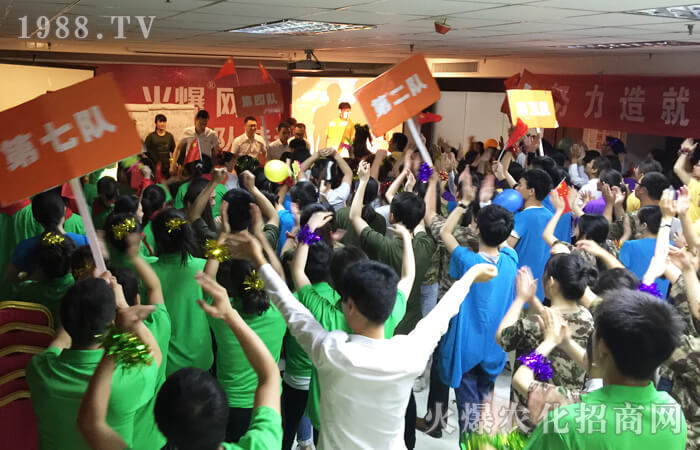 ���O�ɵ����ɾ��Լ�