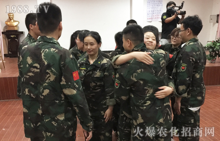 ��Խ������ƴ���^����