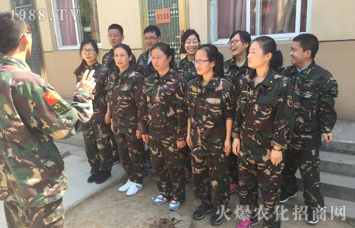 ��Խ������ƴ���^����