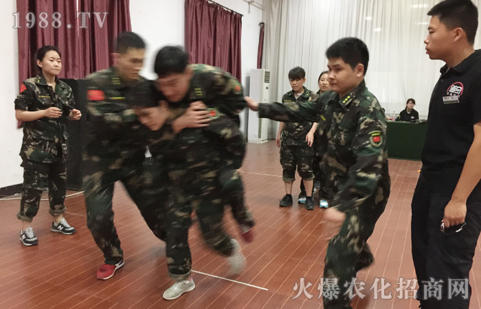 �����������س�����