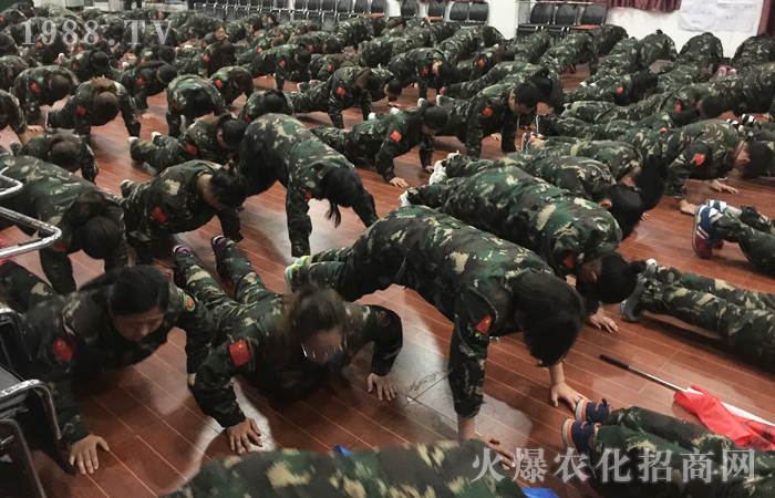 ����ͻ�����ң�ÿһ����ǰ�ж����ի@��