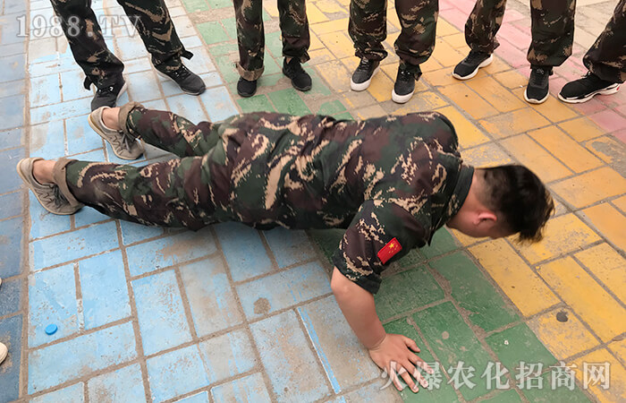 �������������ƵZǰ�С�Ӗ(x��n)���I��Ӗ(x��n)�w��