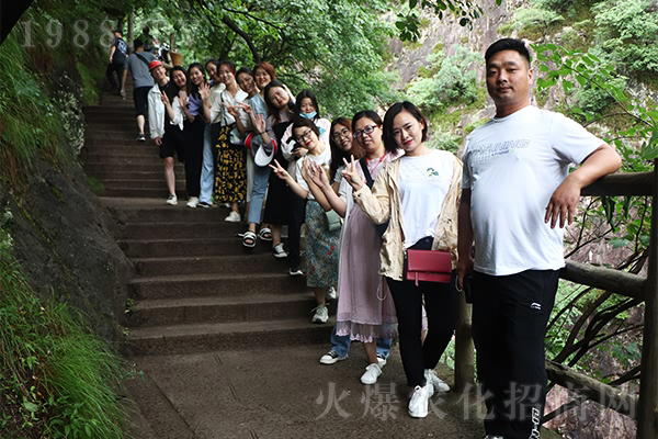 ���Ͼ�ɽ�и�����ƣ�v���ի@�M��