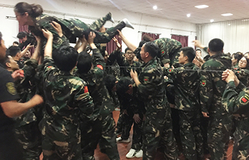 ֻ���B��(qi��ng)ƴ�������ܳ�Խ���ң�