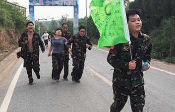 ����15����w�(y��n)���L(zh��ng)��·����ĥ�Z���ˣ�