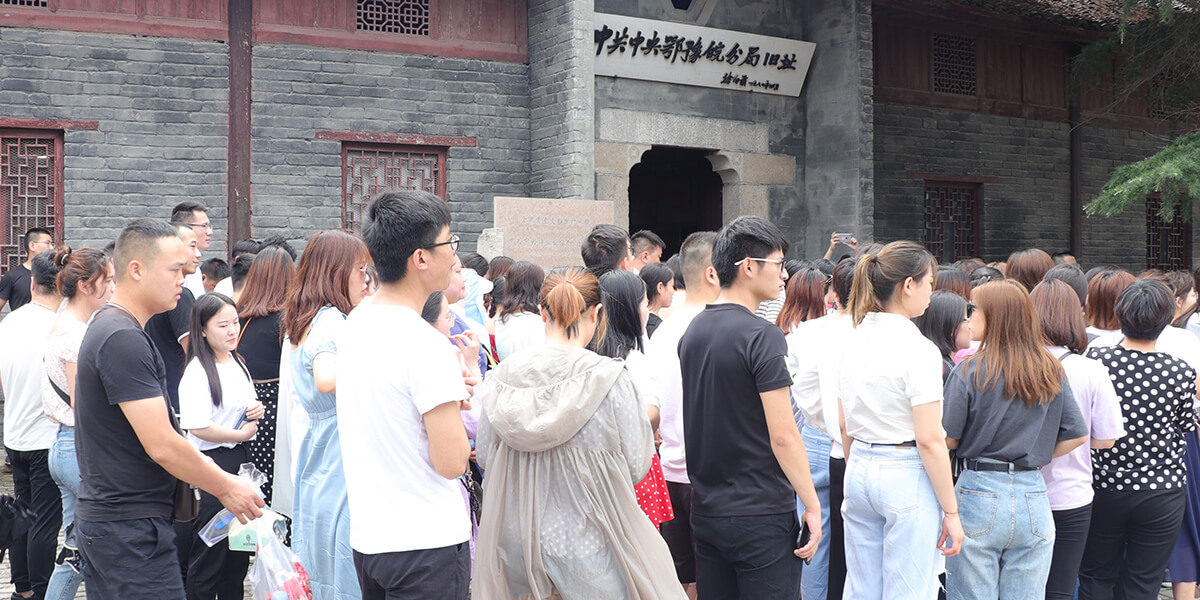 �𱬾W(w��ng)���M(j��n)��ԥ��^(q��)�����^��׌�𺳼���(l��)�҂��¸�ǰ�У�