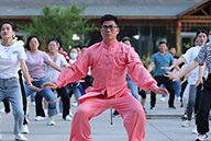 ��(n��i)����޻��ˣ���(qi��ng)�����չ�L(f��ng)����